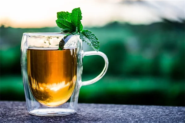 バラの肥料を自家製で！バナナの皮とコーヒーかすでコスパ最強の方法